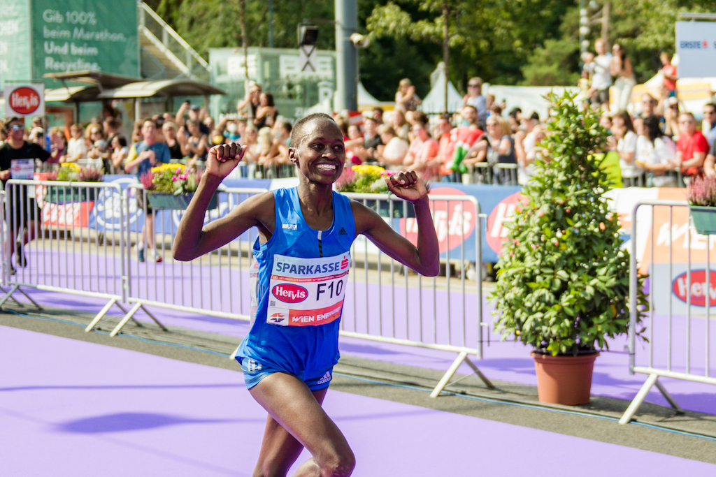 Комрадес марафон 2024. Судебный марафон 2024. What Running Shoes were the Paris Marathon 2024 winners wearing?.